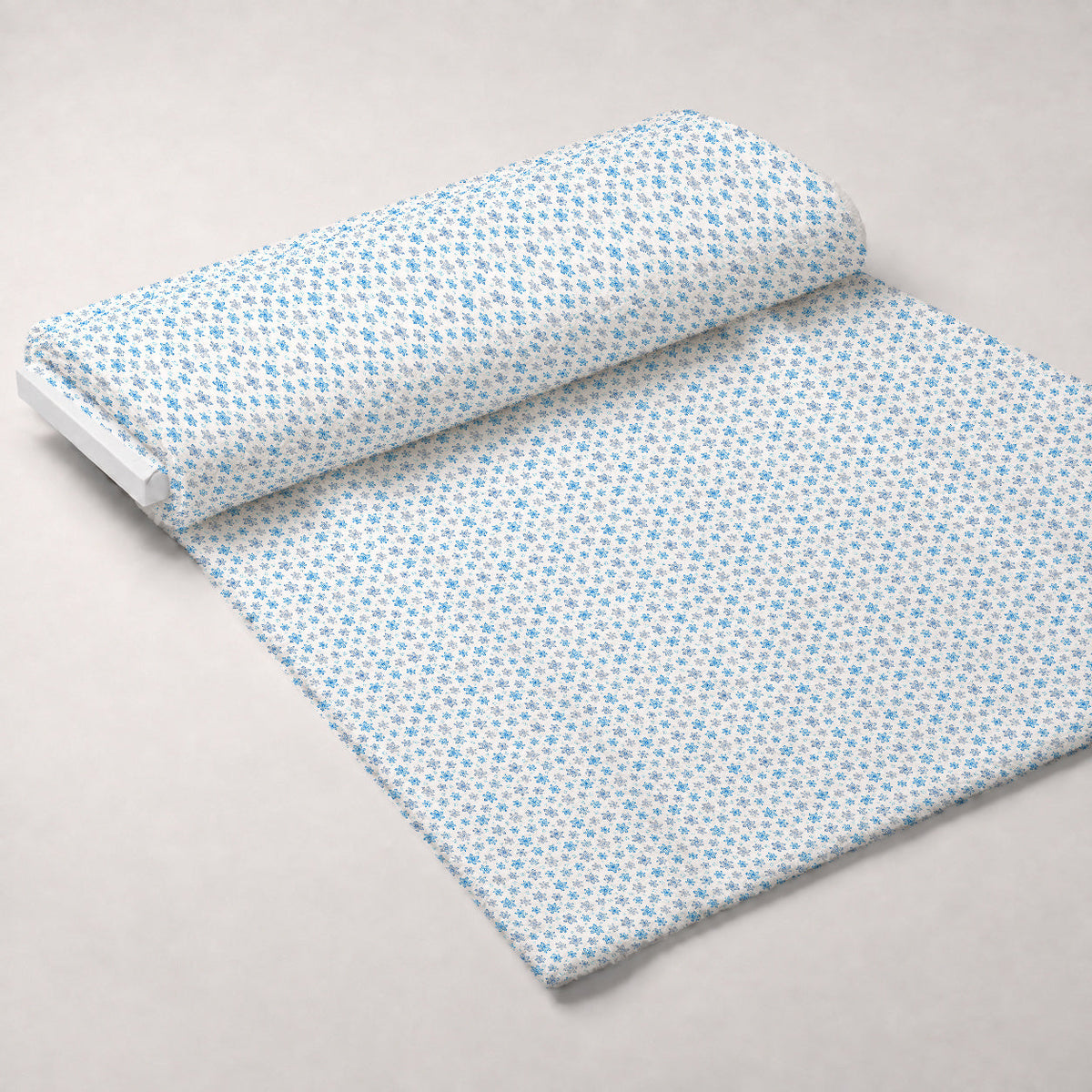 Frosty Lantern Glow Pattern 3 Fleece Fabric — fleece fabric unrolled bolt preview (mv-fleece-v1:bolt)